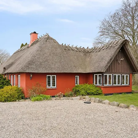Rummeligt Tæt På Naturoplevelser Feriehus